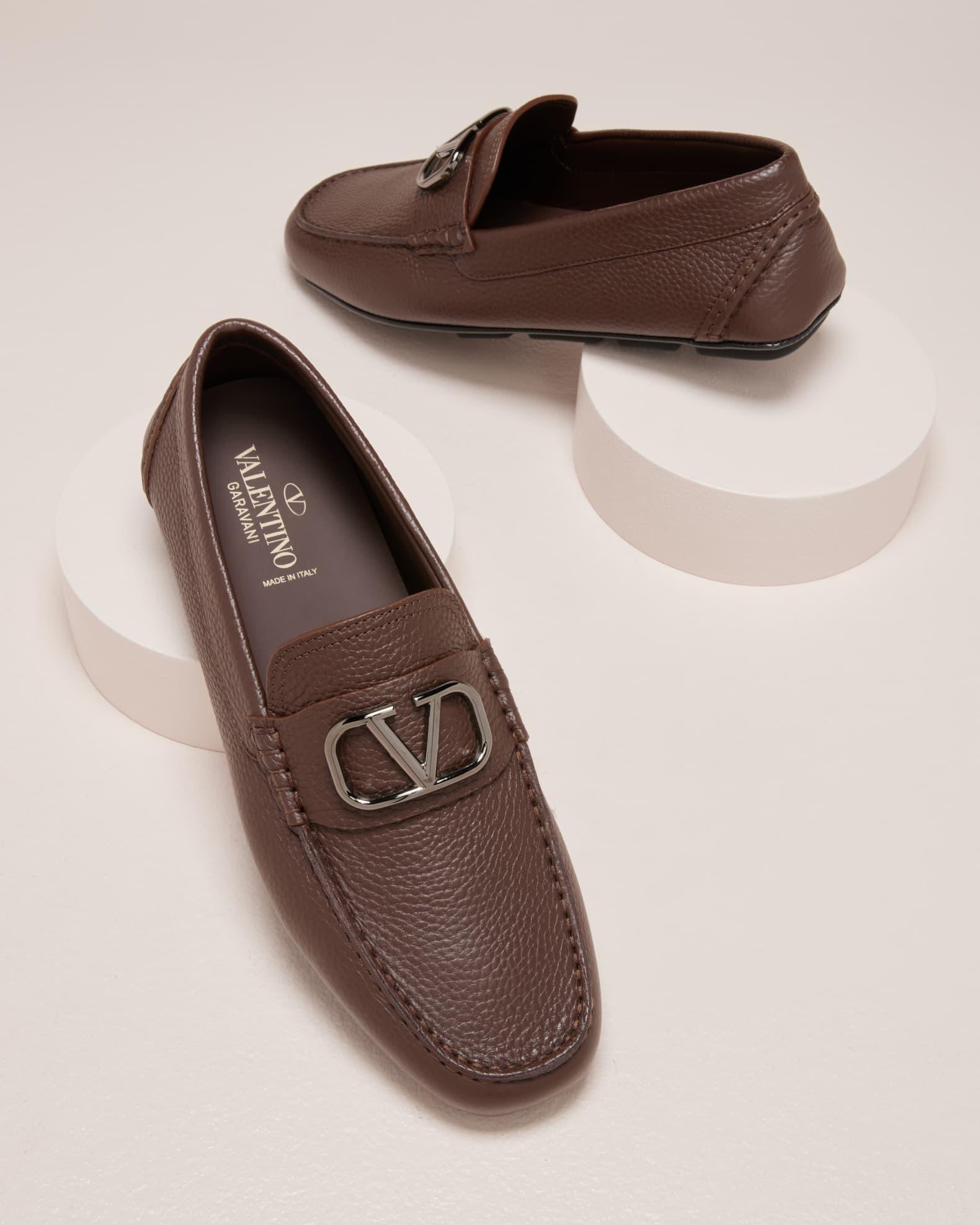 Men's V-Logo Leather Drivers Product Image