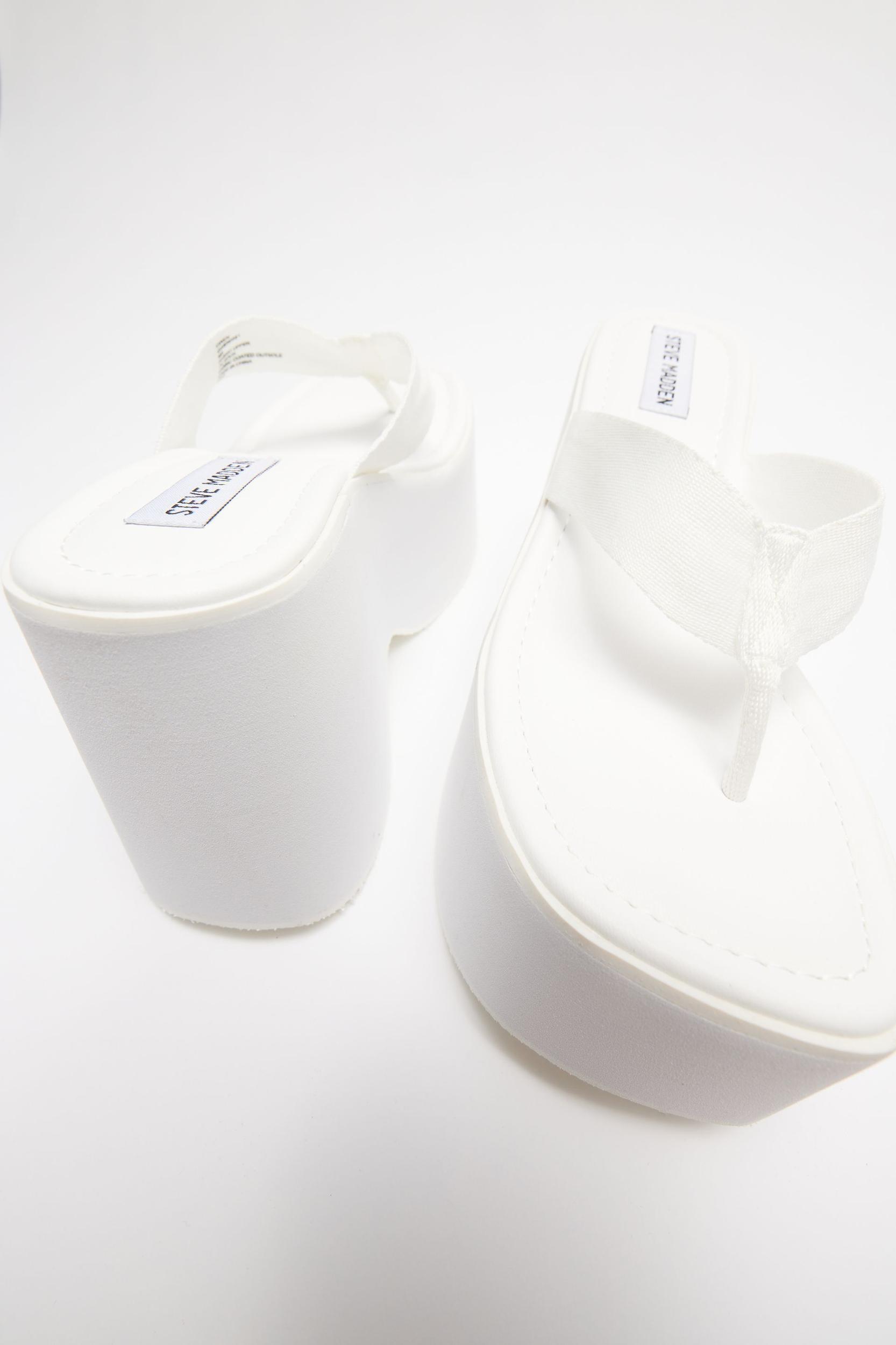 STEVE MADDEN Gwen Platform Sandal Product Image