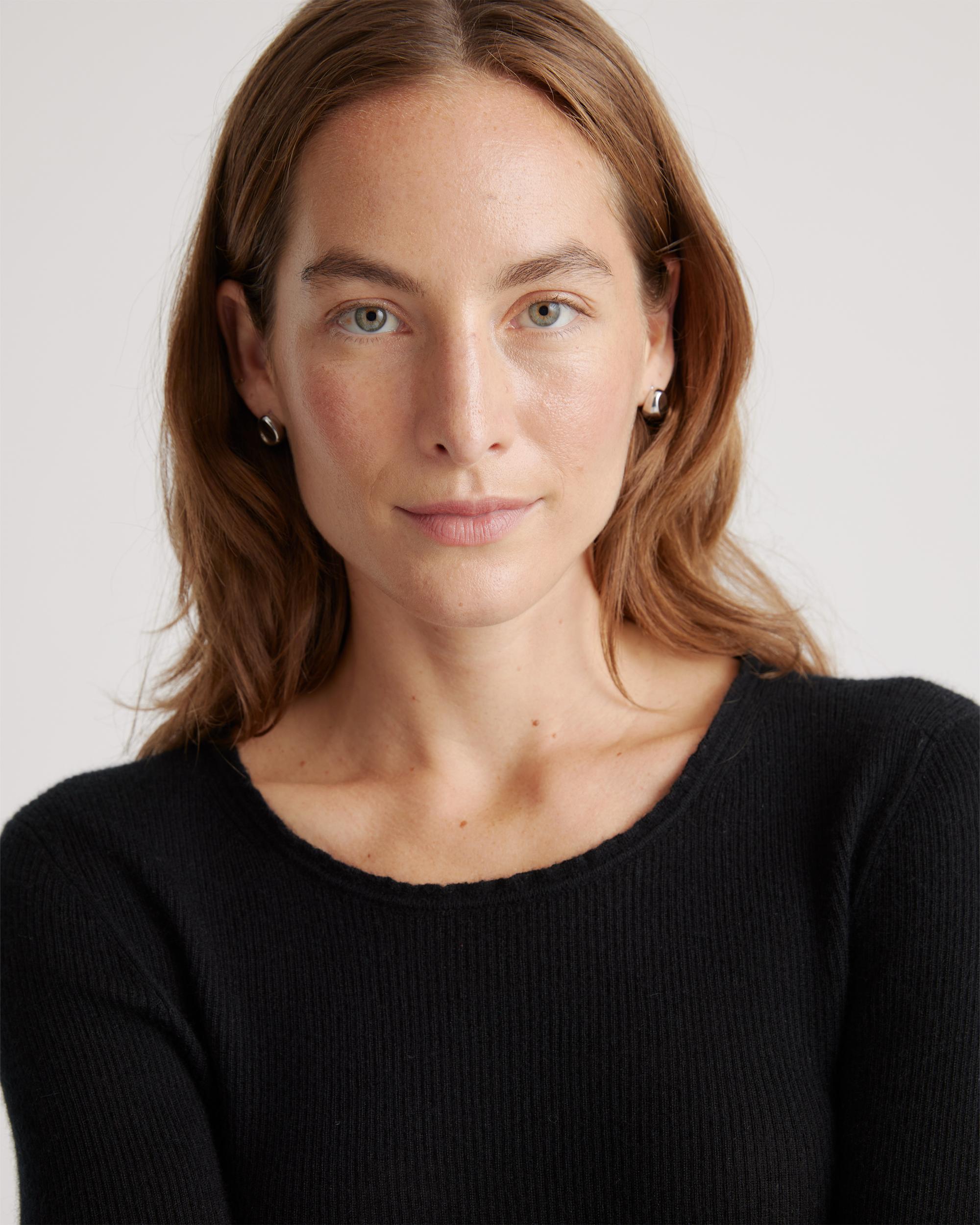 Quince | Women's Featherweight Cashmere Ribbed Crewneck Sweater Product Image