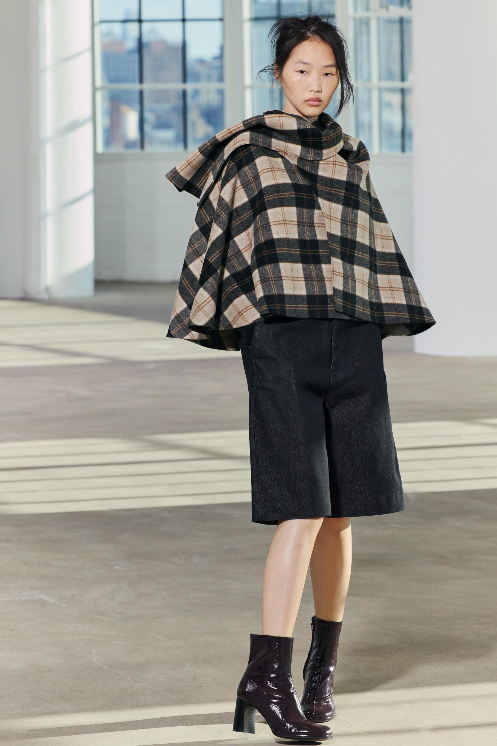 WOOL BLEND PLAID CAPE ZW COLLECTION Product Image