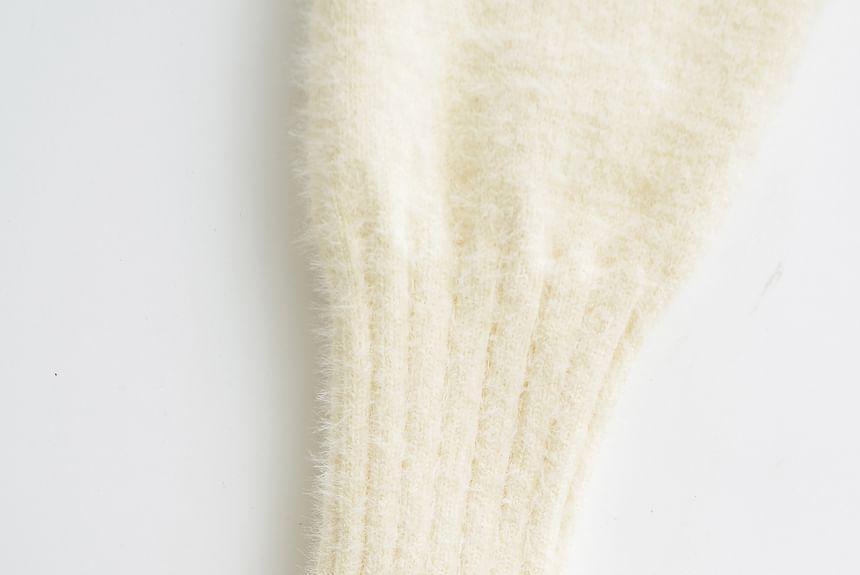 Long-Sleeve V-Neck Plain Sweater Product Image
