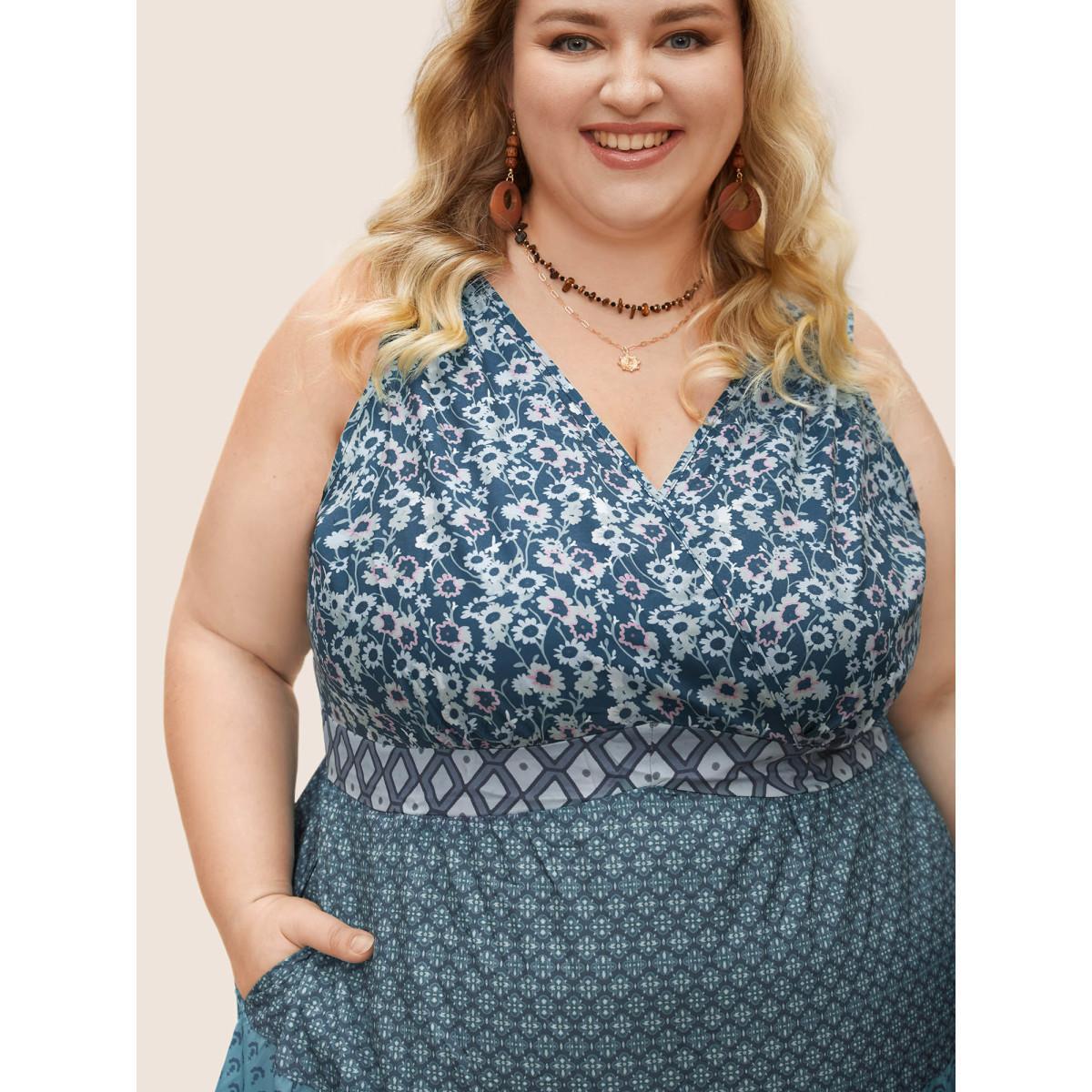 Plus Size Bandana Patchwork Floral Sleeveless Dress Aegean Women Resort Pleated V-neck Sleeveless Curvy BloomChic 12/L Product Image