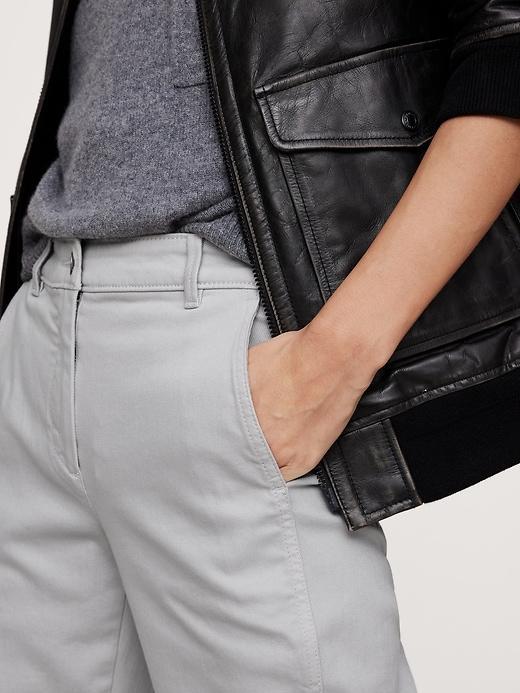 The Weekender Slim Barrel-Leg Pant Product Image