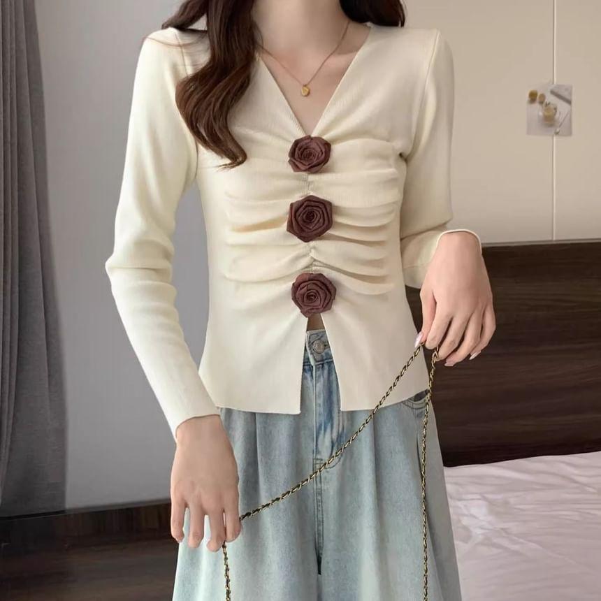 Long-Sleeve V-Neck Plain Ruched Flower Detail Front-Slit Knit Top Product Image