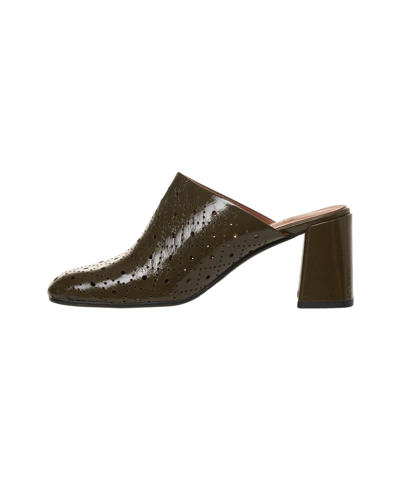 Patent leather sabot Product Image