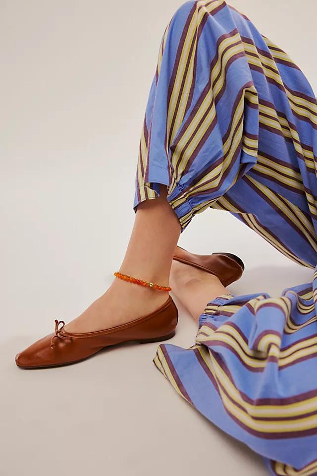 Arissa Flats Product Image