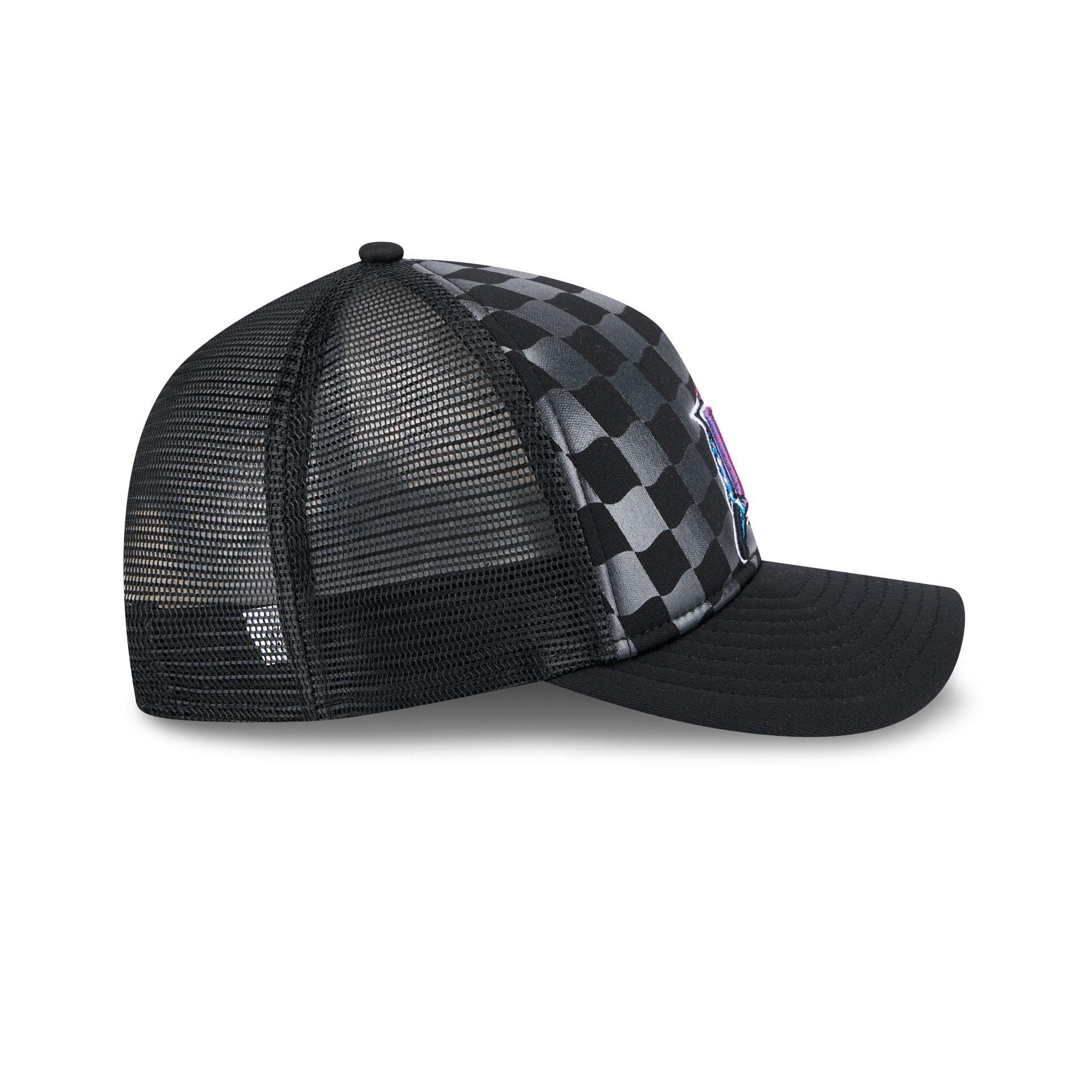 Miami Marlins Gradient Raceway 9FORTY M-Crown A-Frame Trucker Hat Male Product Image