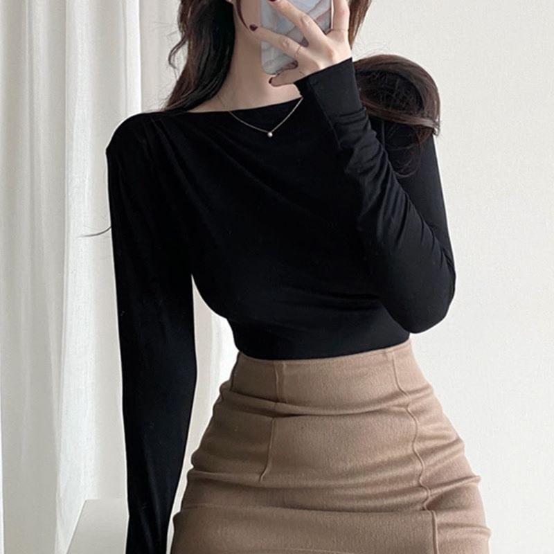Long-Sleeve Crew Neck Plain T-Shirt Product Image