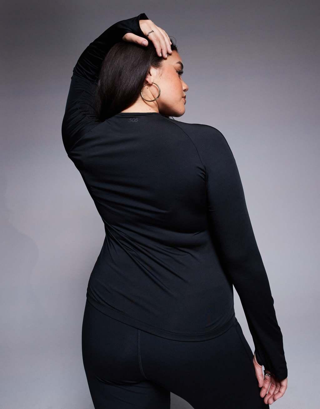 4505 Curve Icon slim fit active long sleeve top in black  Product Image
