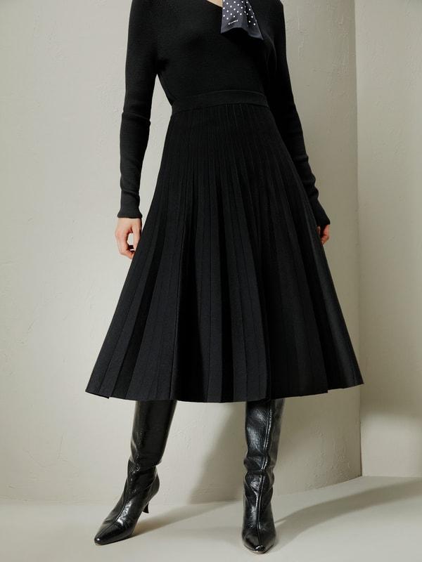 Collegiate Ultra-fine Merino Wool Skirt Product Image