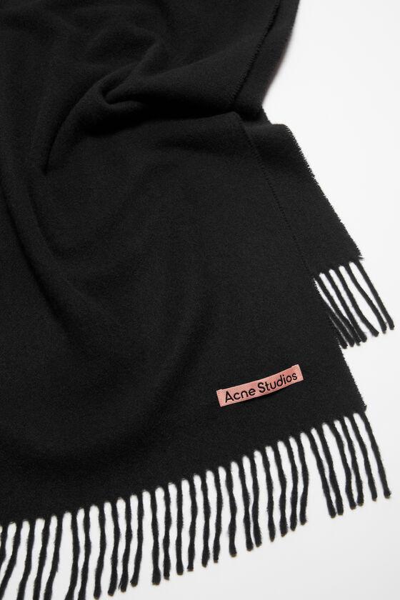 Cashmere fringe scarf - Narrow Product Image