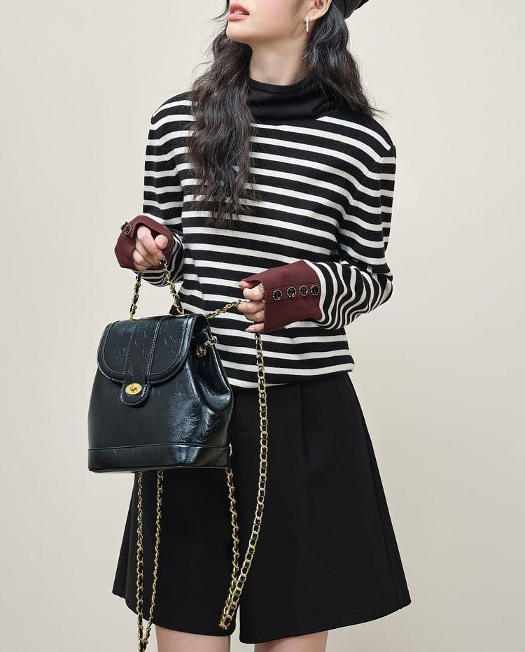 Long-Sleeve Crew Neck Striped Knit Top Product Image