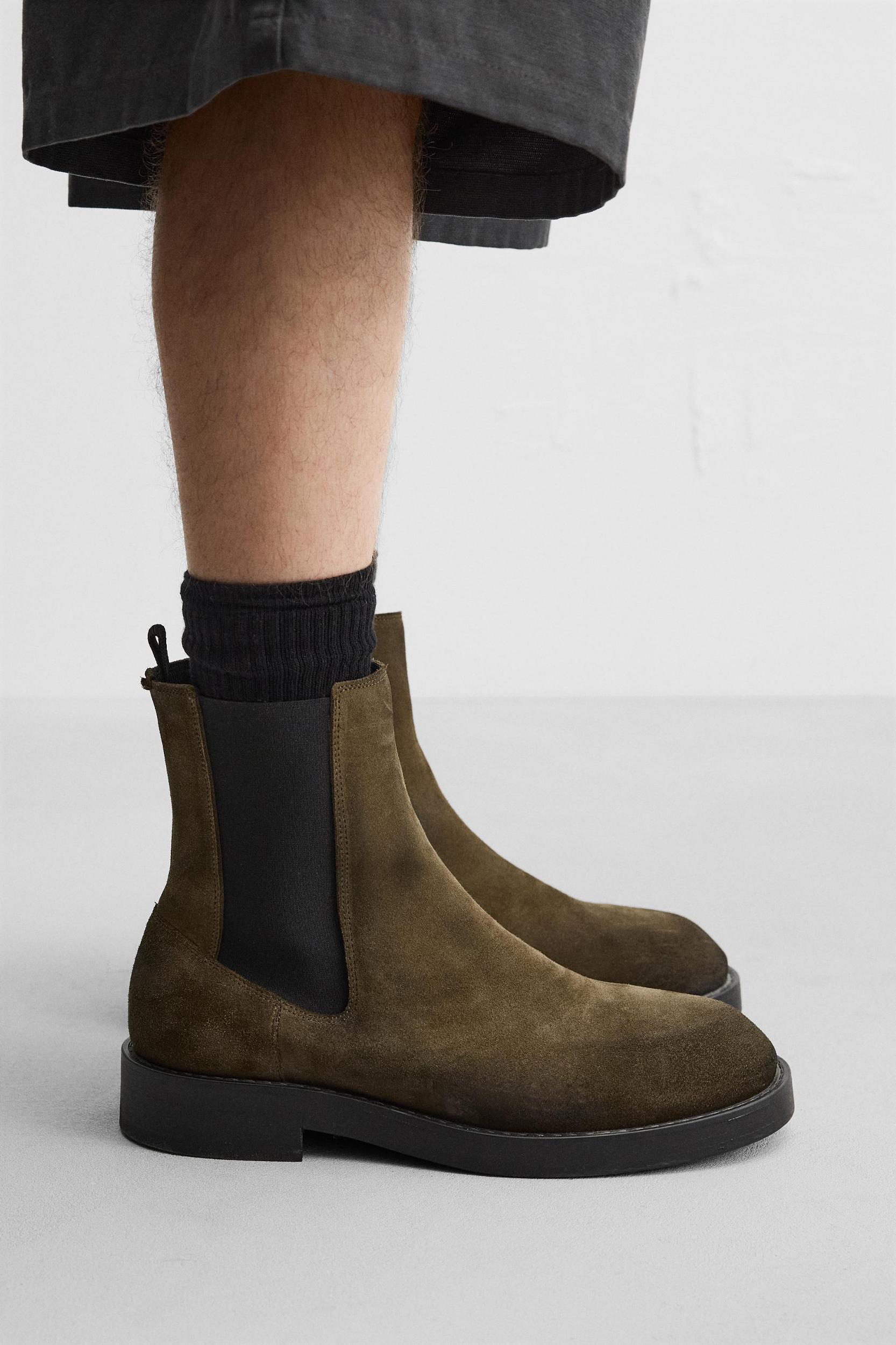 LEATHER CHELSEA BOOTS LIMITED EDITION Product Image