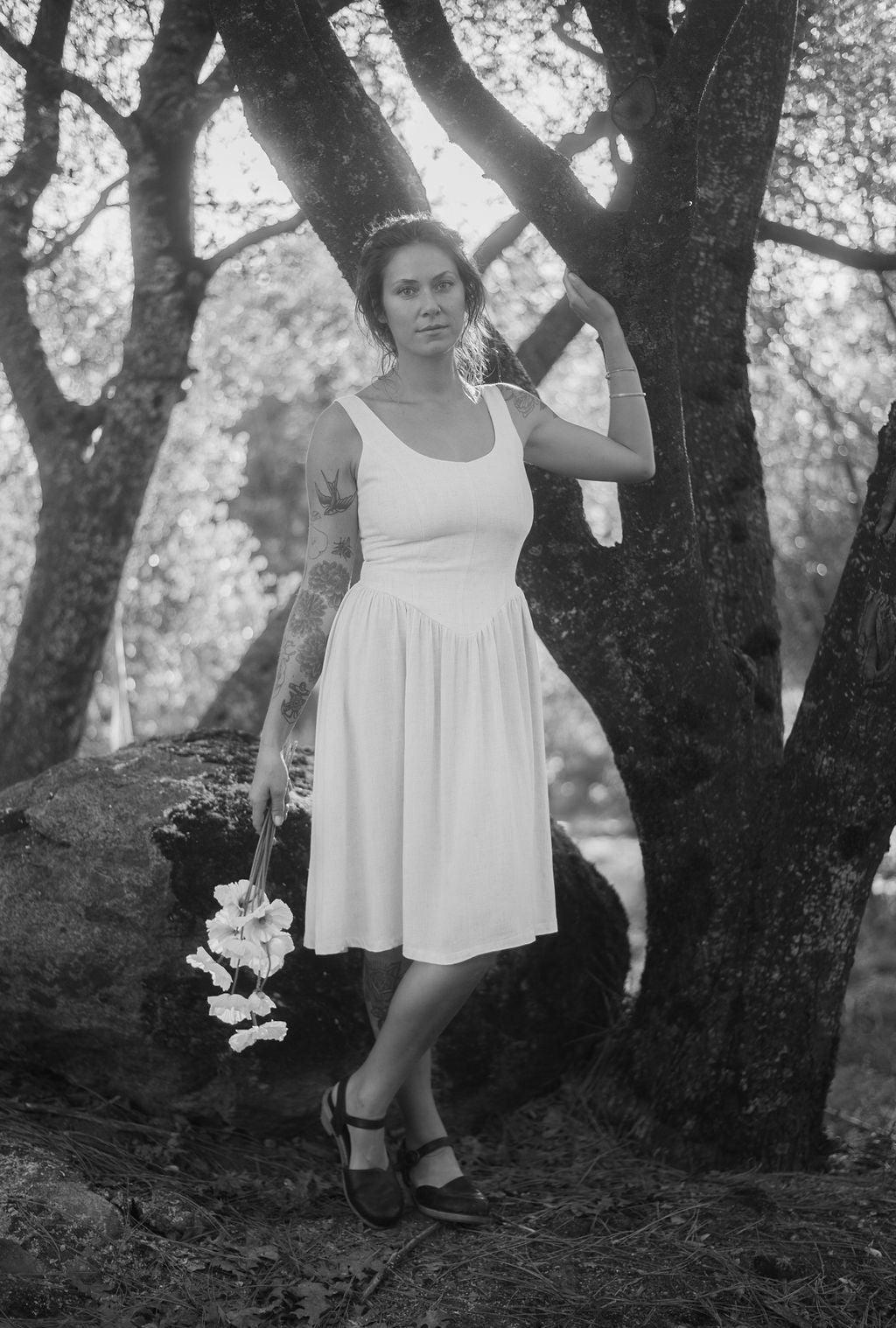 Agnes dress in Oat Linen Product Image