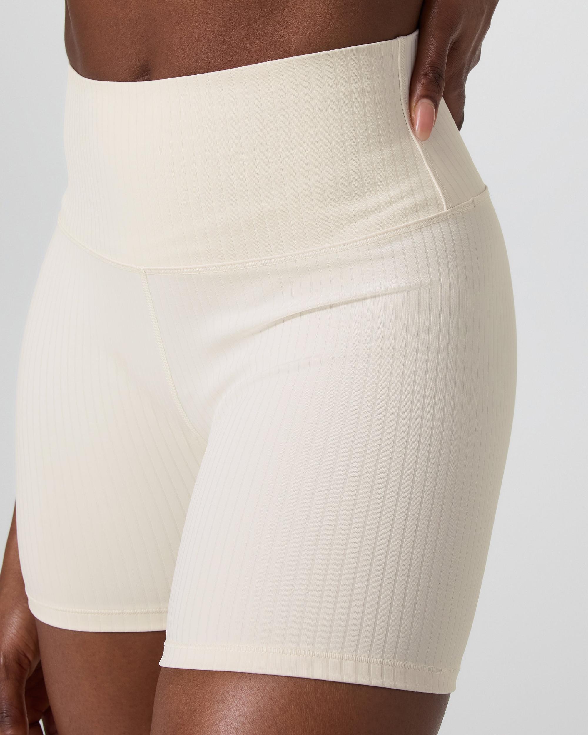 Inversion Rib Short Product Image