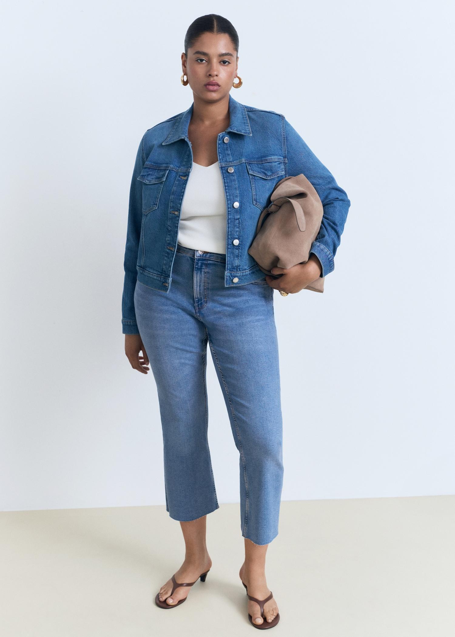 Sienna flared cropped jeans - Women | MANGO USA Product Image