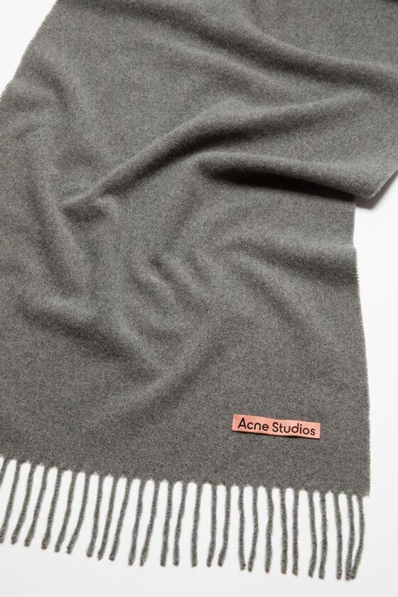 Cashmere fringe scarf - Narrow Product Image