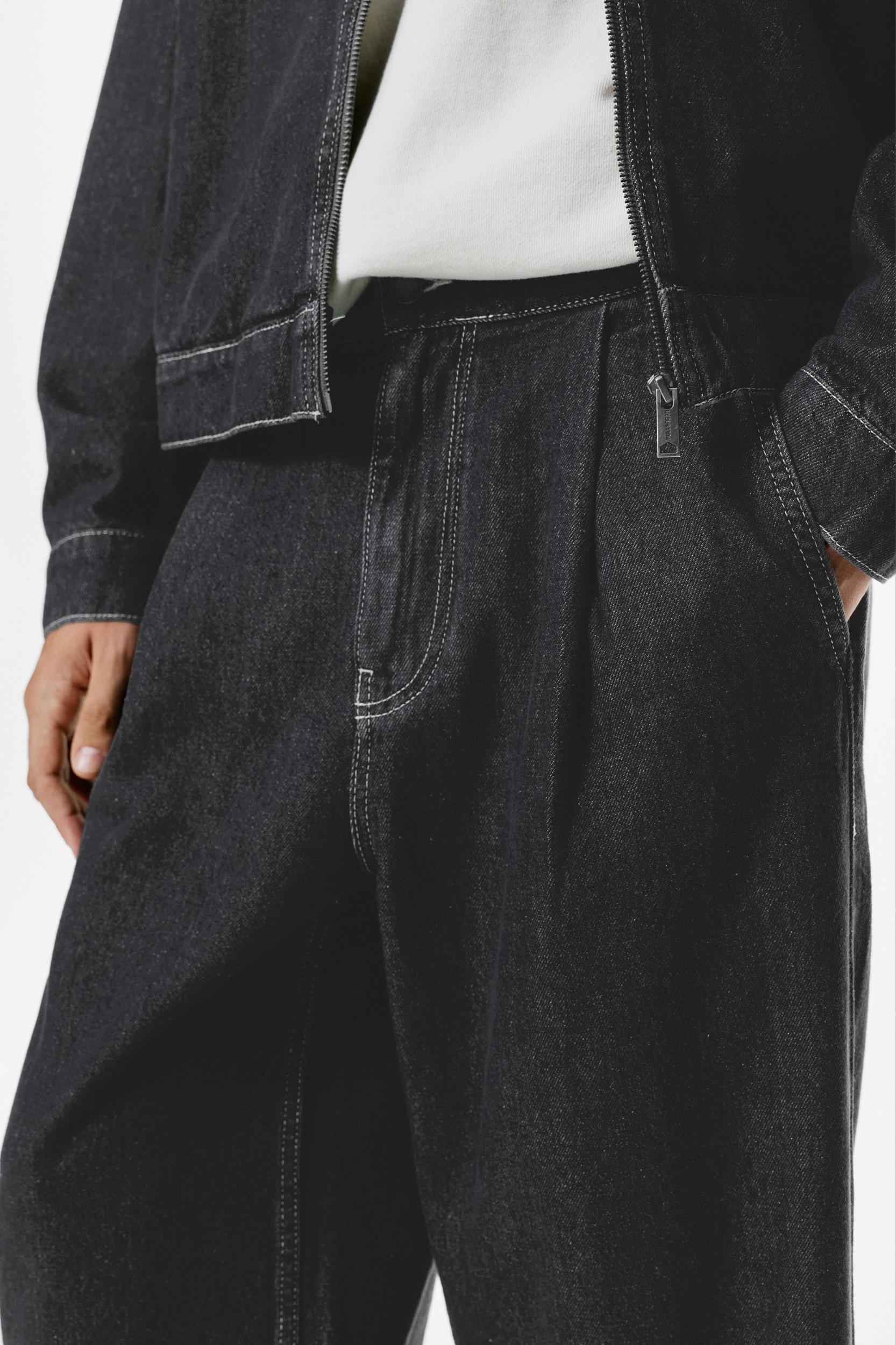 Wide-leg jeans with darts Product Image