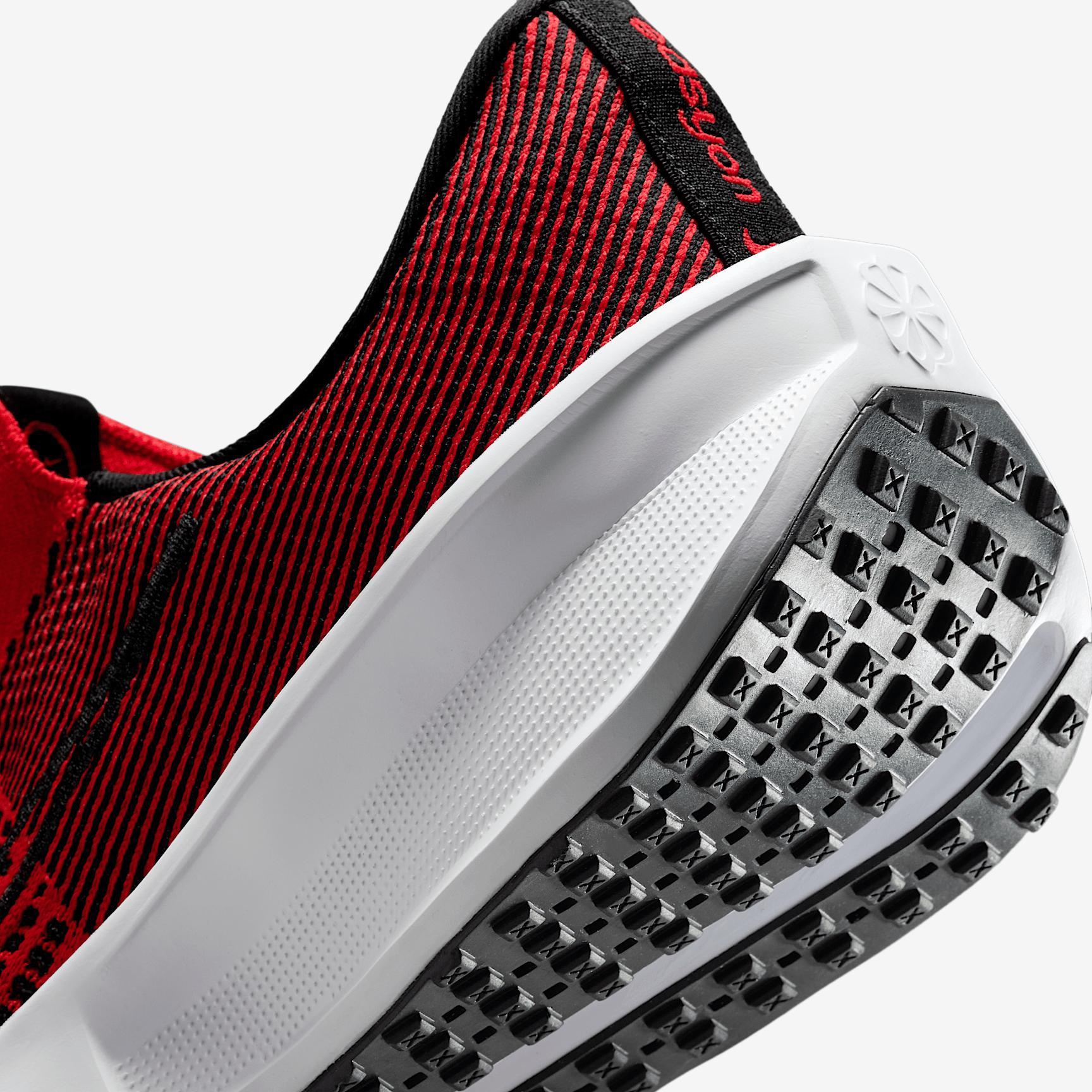 Nike Interact Run EasyOn Men's Road Running Shoes Product Image