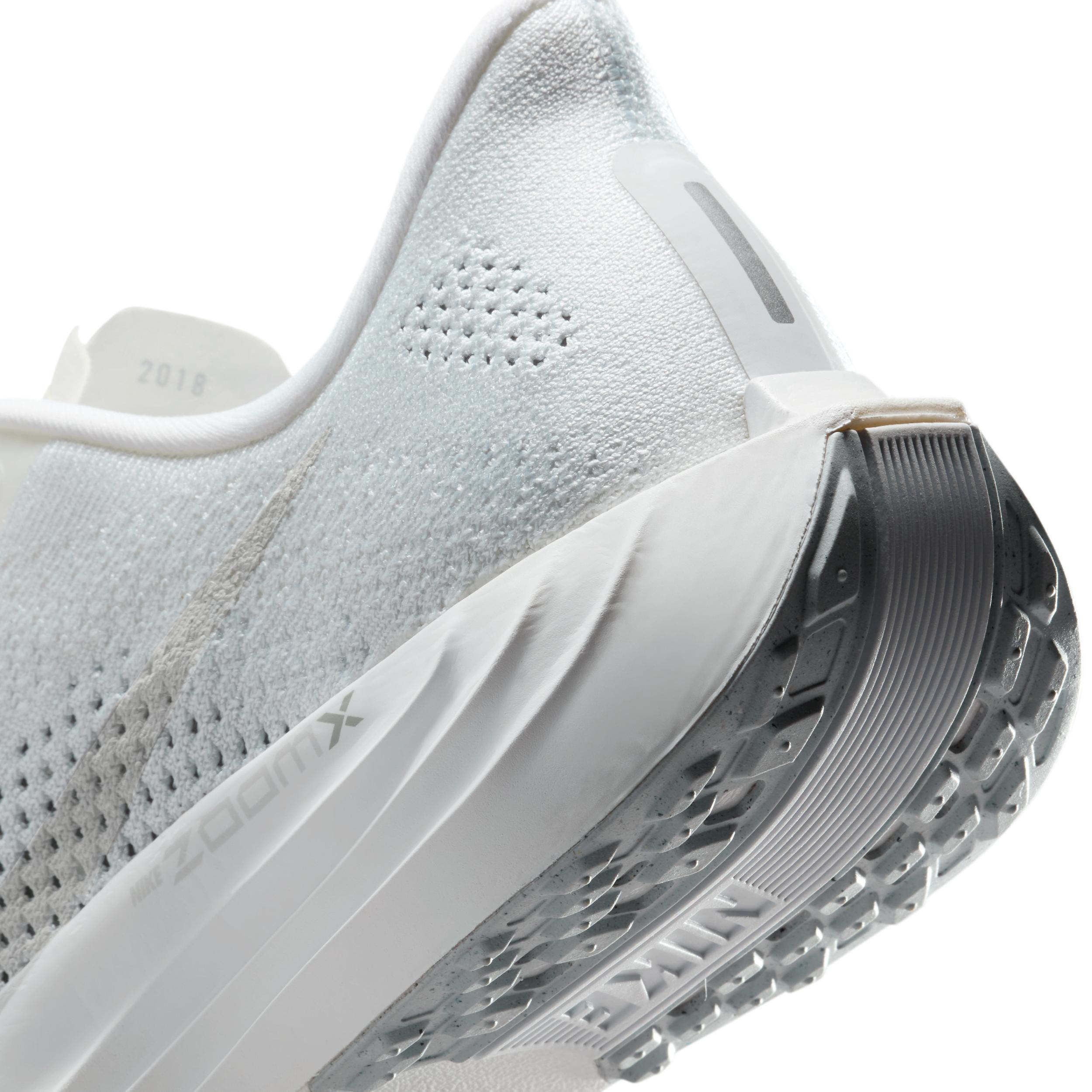 Nike Women's Pegasus Plus Road Running Shoes Product Image