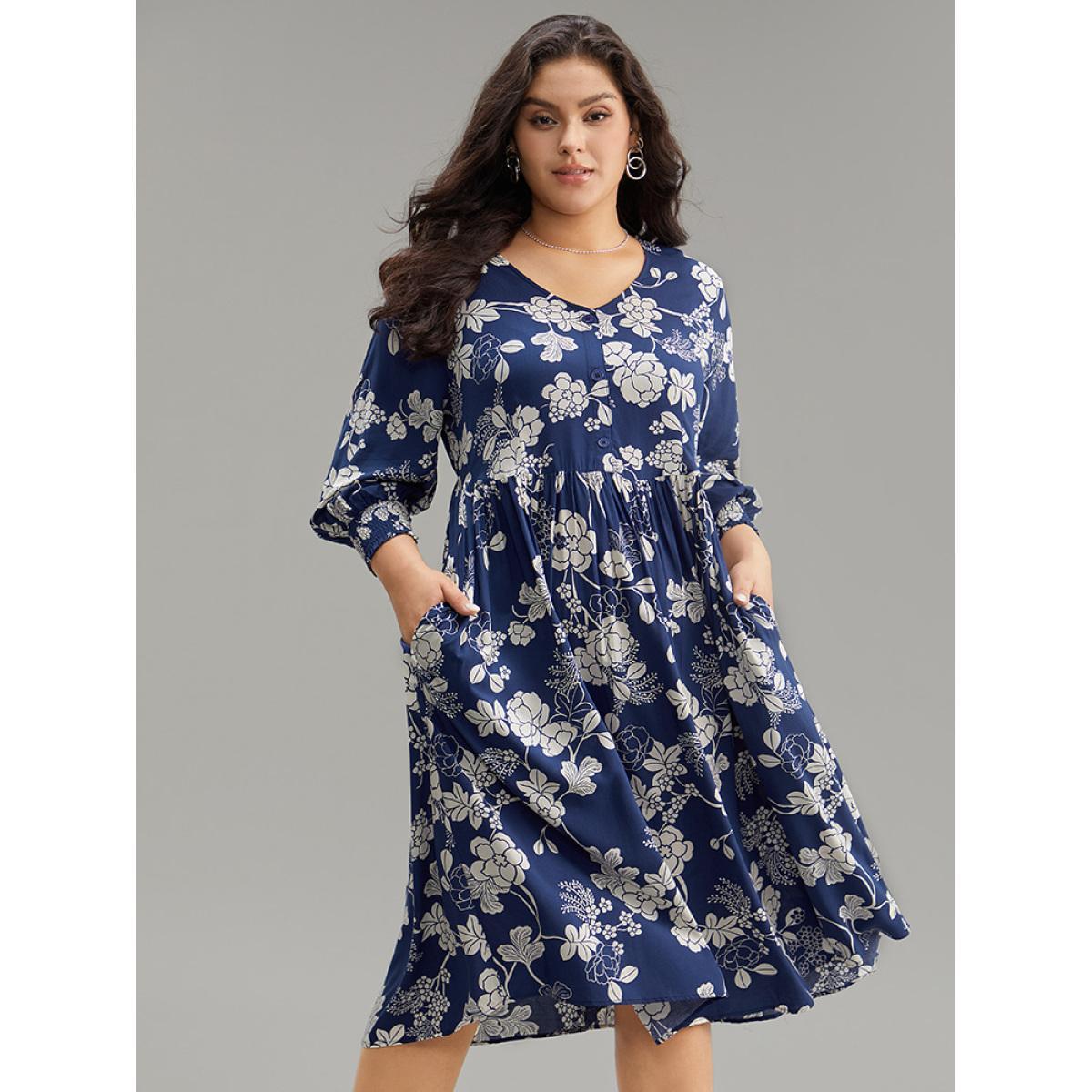 Plus Size Supersoft Essentials Silhouette Floral Print Pocket Dress Navy Women Resort Gathered V-neck Elbow-length sleeve Curvy Midi Dress BloomChic 18-20/2X Product Image