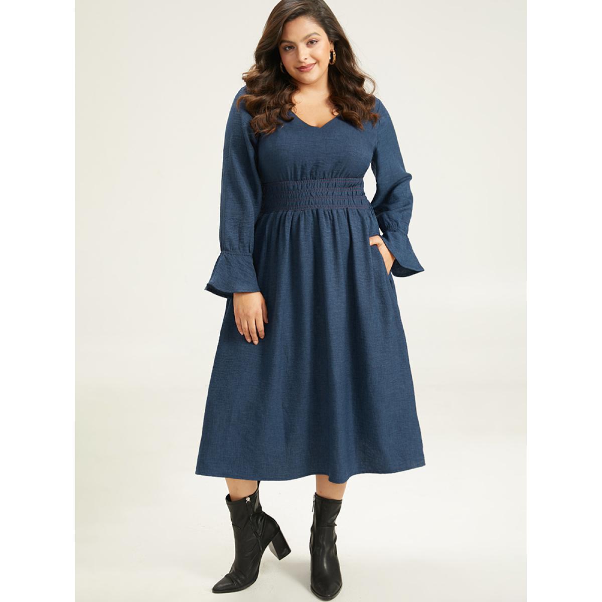 Plus Size Plain Shirred Patchwork Gathered Dress Indigo Women Casual Elastic cuffs V-neck Long Sleeve Curvy Midi Dress BloomChic 22-24/3X Product Image