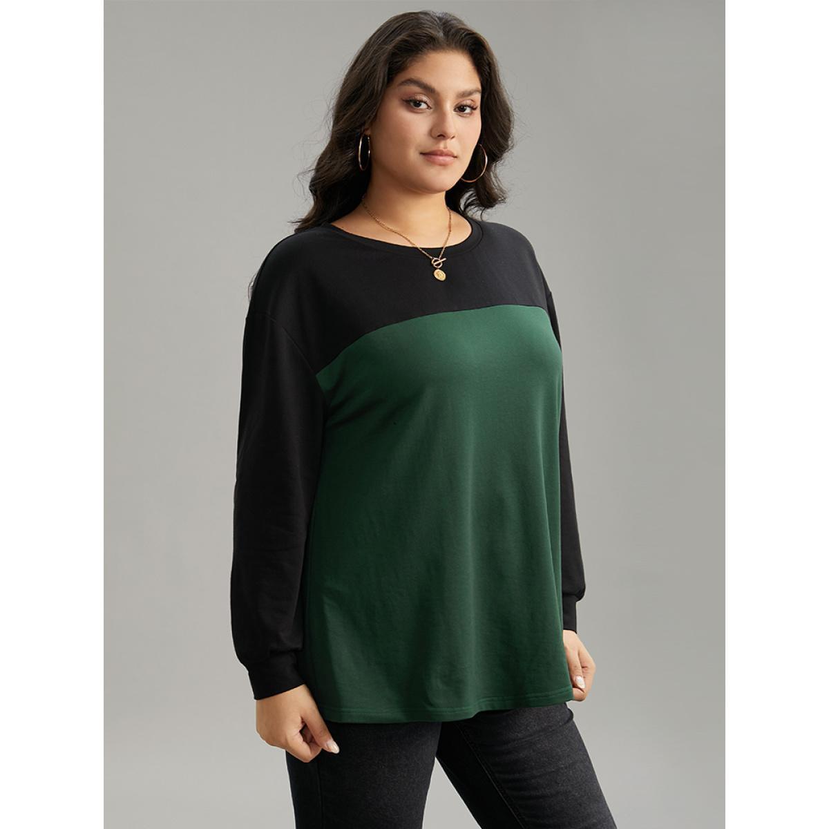Plus Size Two Tone Patchwork Round Neck Sweatshirt Women Green Casual Contrast Round Neck Dailywear Sweatshirts BloomChic 30/6X Product Image