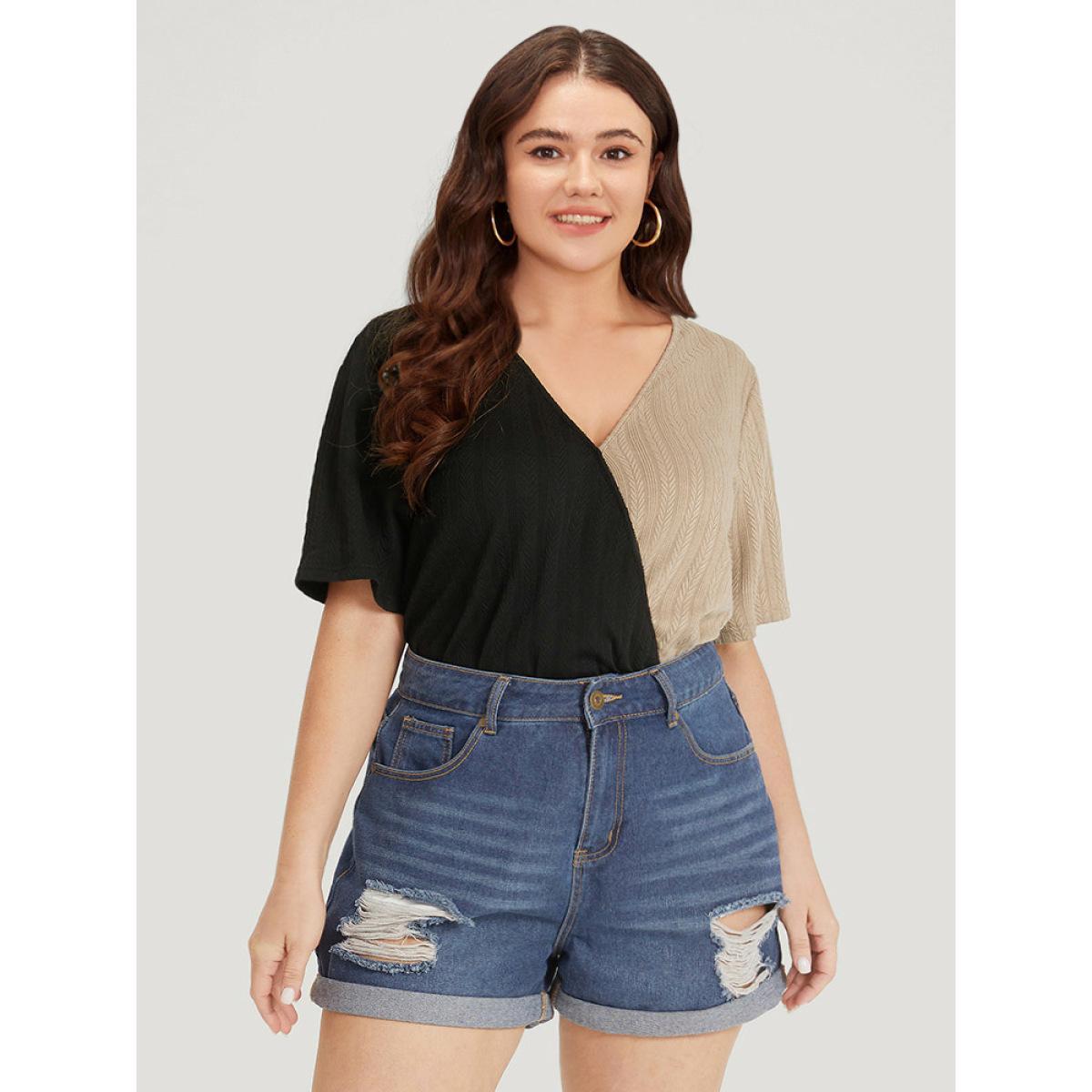 Plus Size Plain Textured Colorblock Contrast Patchwork Bodysuit Women Black Plain Contrast Bodysuits BloomChic 28/5X Product Image