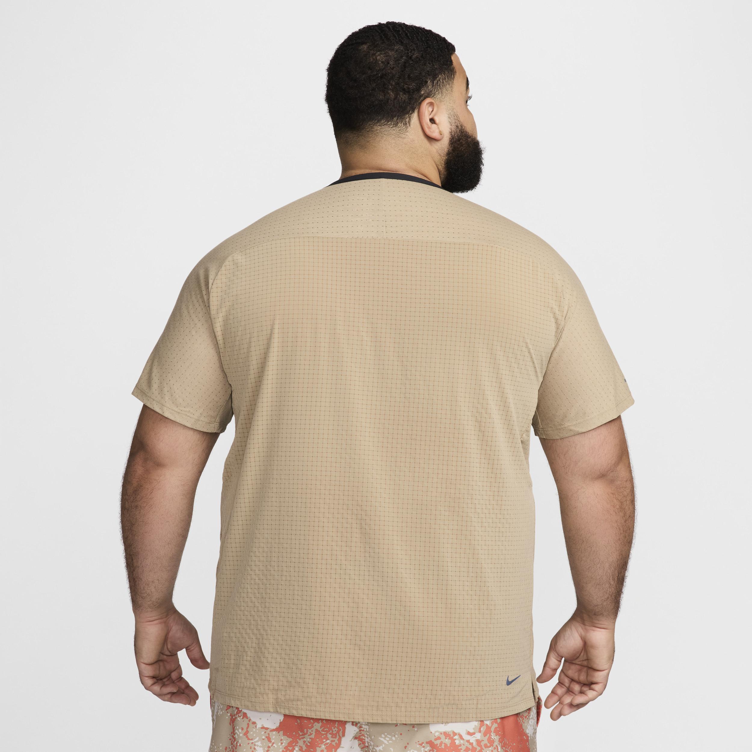 Nike Men's Trail Solar Chase Dri-FIT Short-Sleeve Running Top Product Image
