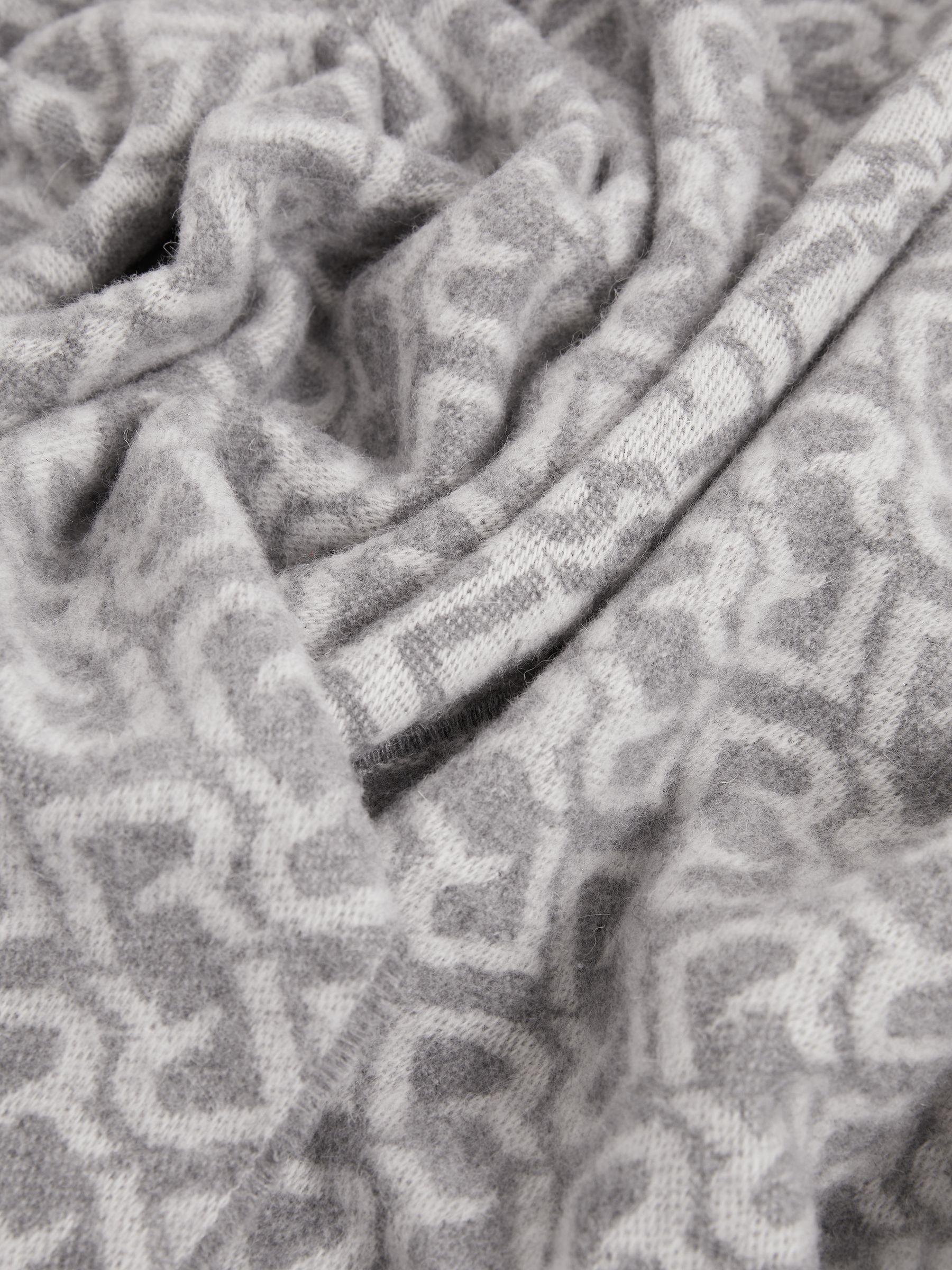 Logo-Jacquard Scarf With Wool in Charcoal / Off White Product Image