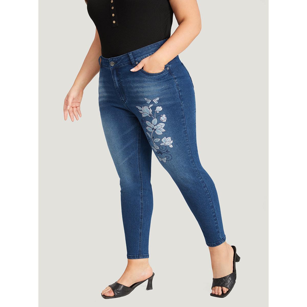 Plus Size Floral Print Very Stretchy Dark Wash Jeans Women Blue Elegant Floral Printed High stretch Pocket Jeans BloomChic 20/2X Product Image