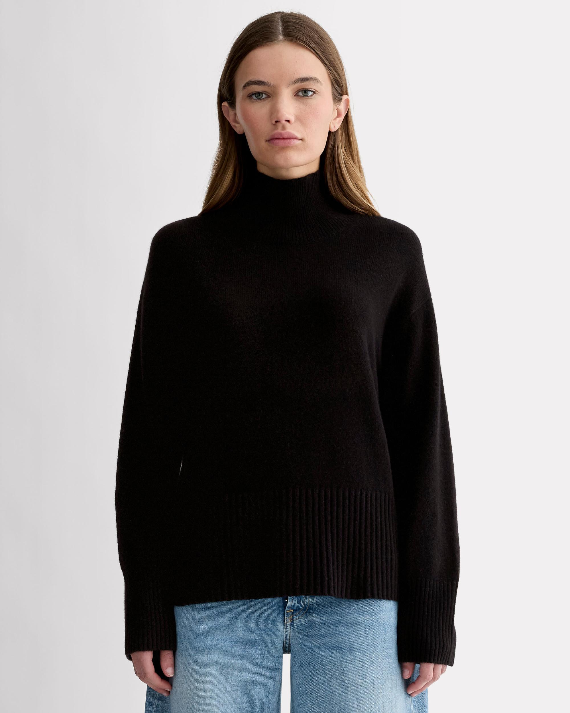 The Boxy Turtleneck in Cashmere Product Image