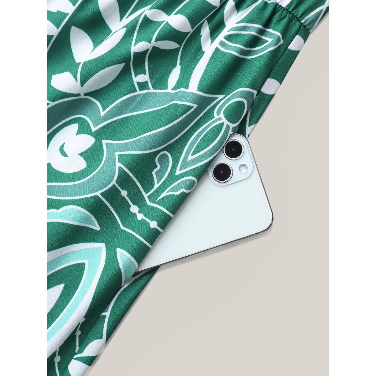 Plus Size Leafy Print Puff Sleeve Pockets Midi Dress Emerald Women Heart neckline Elbow-length sleeve Curvy BloomChic 26/4X Product Image