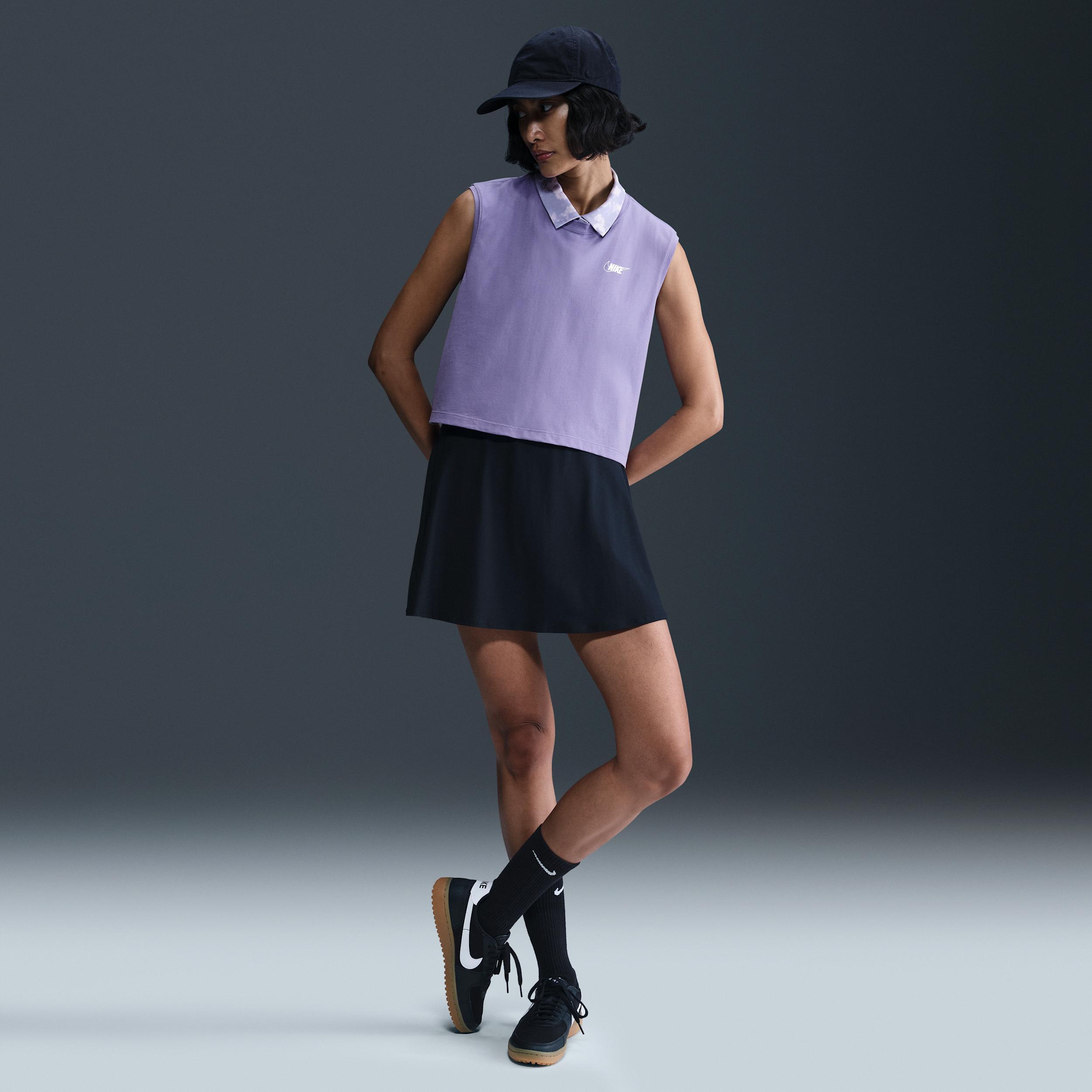 Nike Sportswear Club Women's Sleeveless Cropped Graphic T-Shirt Product Image