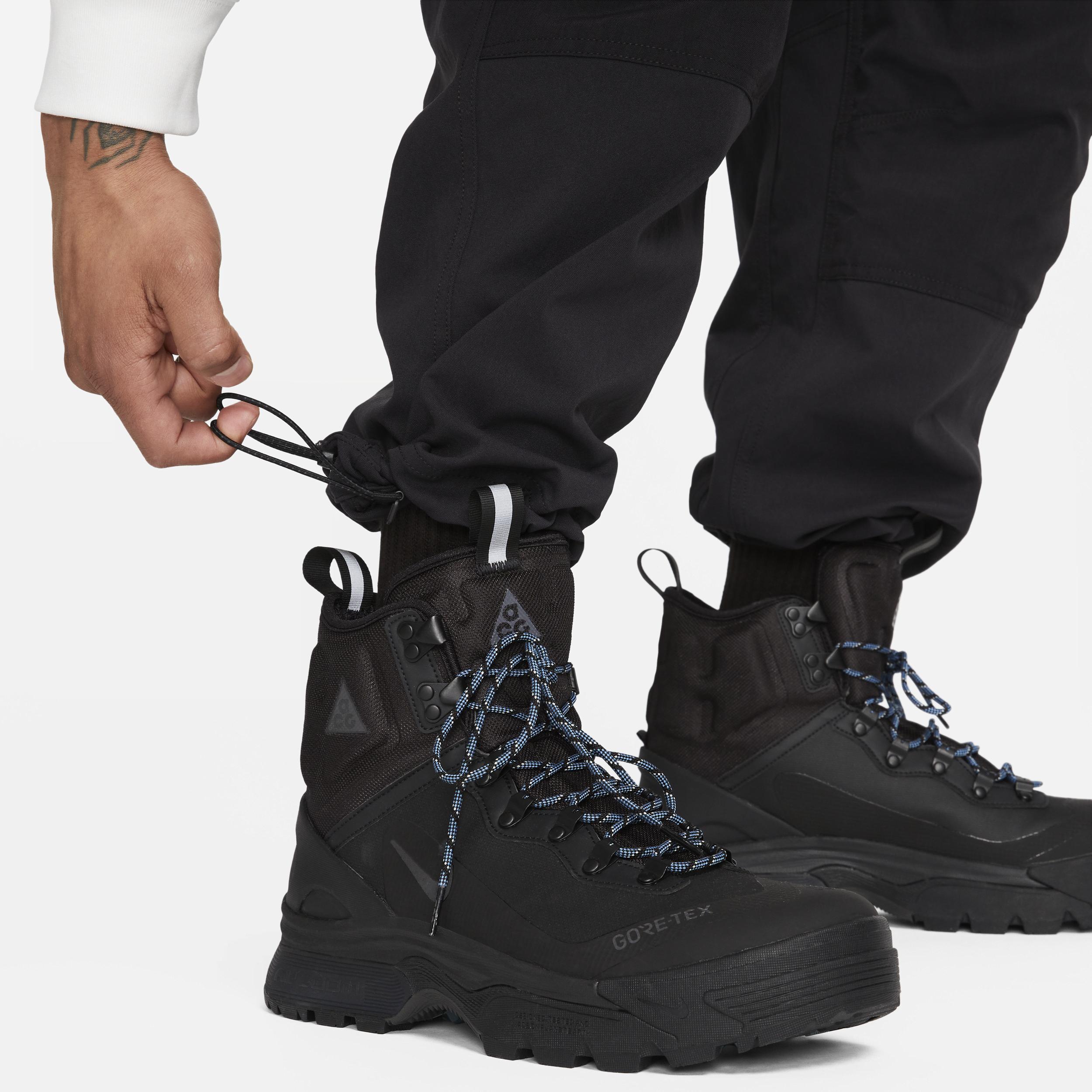 Men's Nike ACG "Smith Summit" Cargo Pants Product Image
