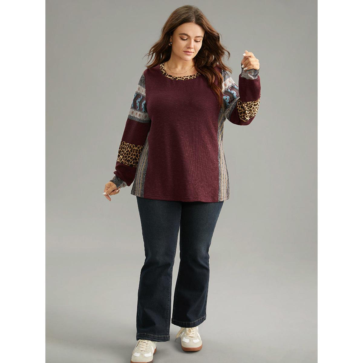 Plus Size Leopard Boho Print Round Neck Contrast Sweatshirt Women Burgundy Elegant Texture Round Neck Dailywear Sweatshirts BloomChic 28/5X Product Image