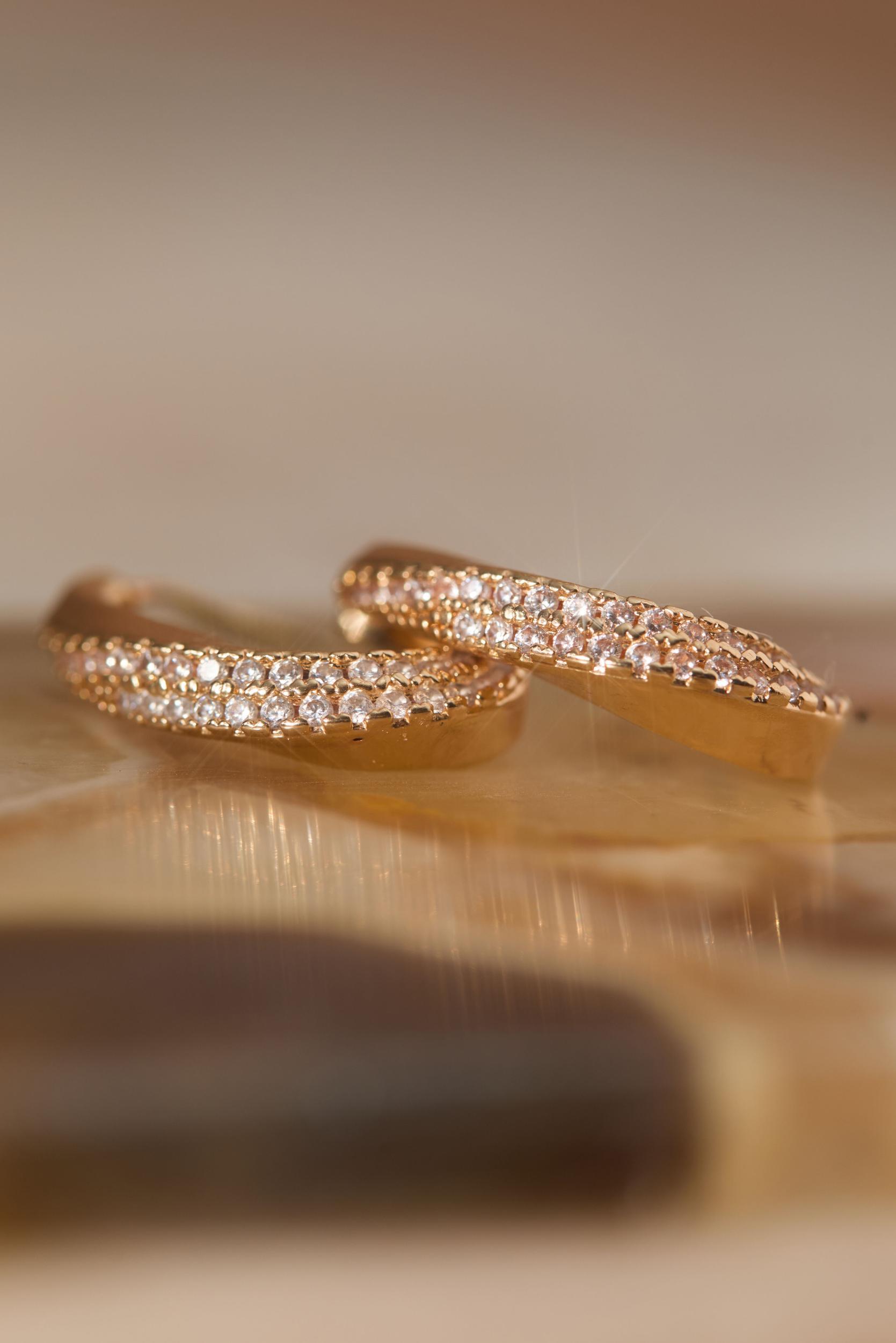Twisted Oval Hoops Product Image