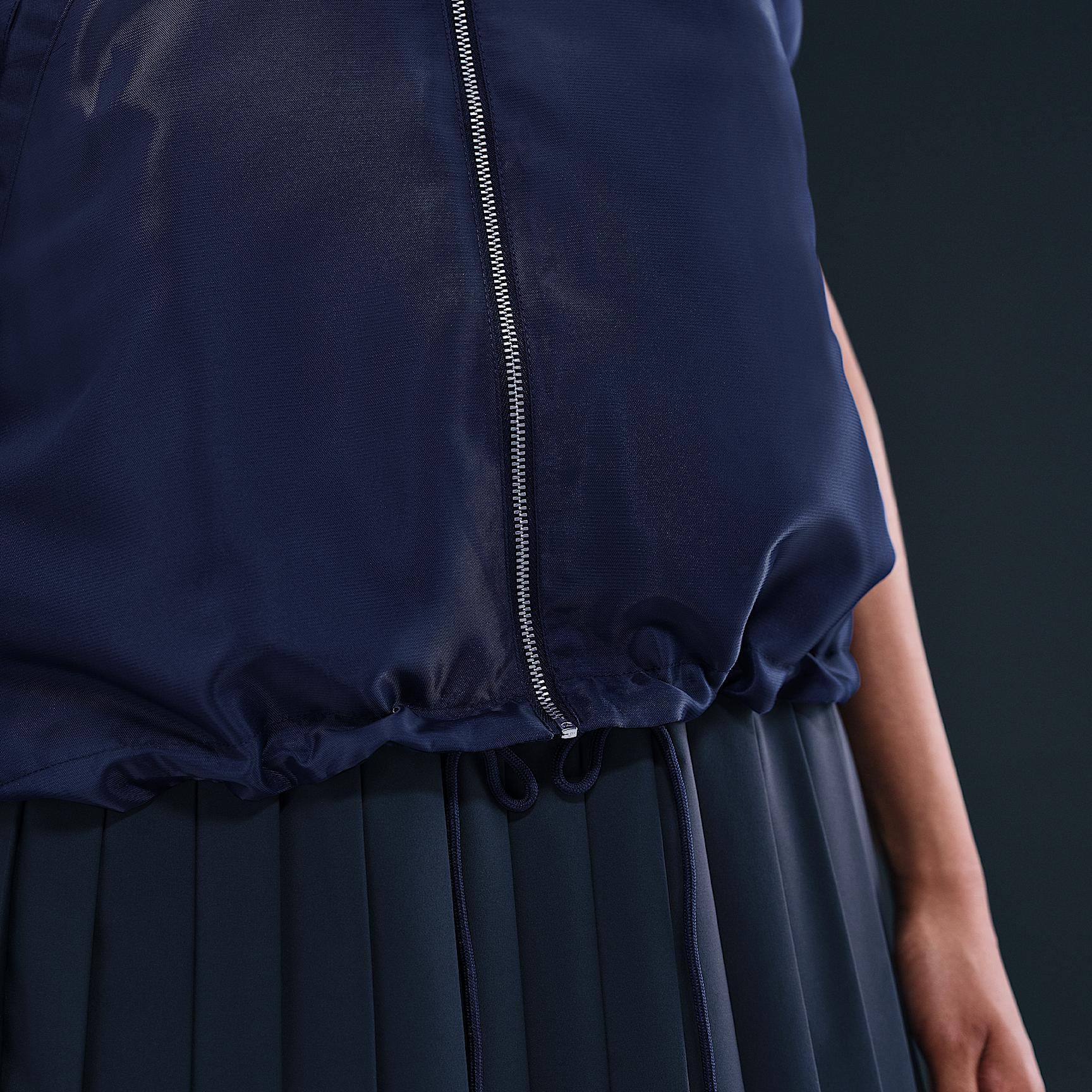 Nike Sportswear Windrunner Women's Shine Vest Product Image