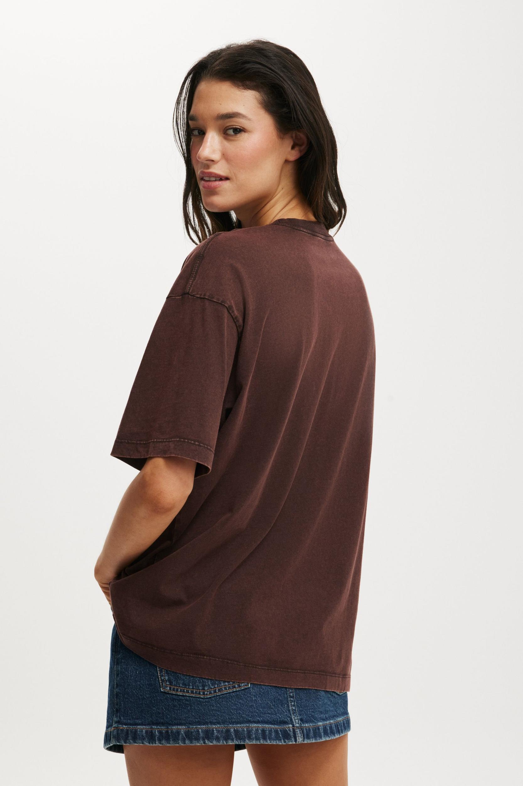 The Boxy Graphic Tee Product Image