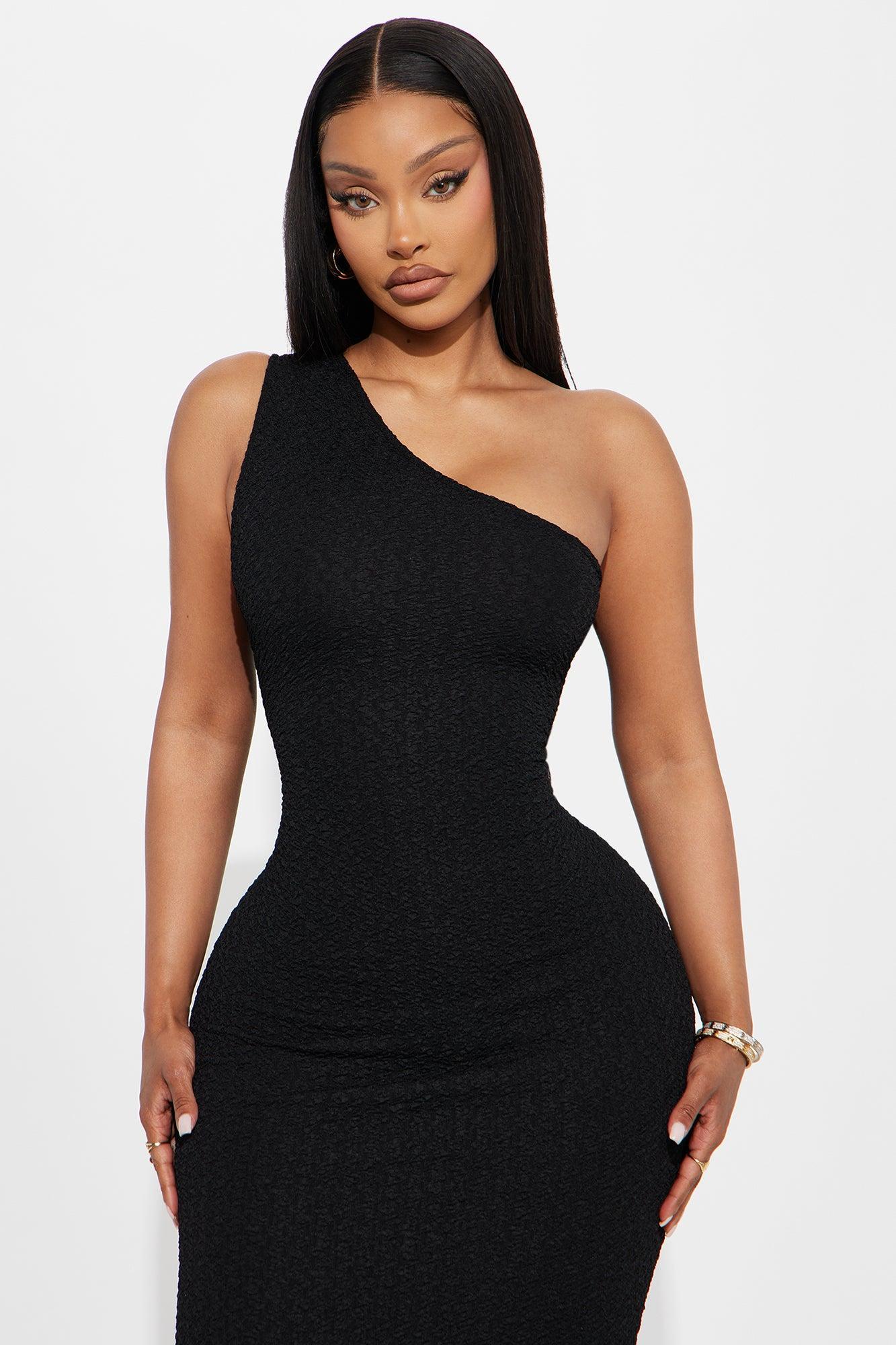 Abigal Textured Maxi Dress - Black Product Image