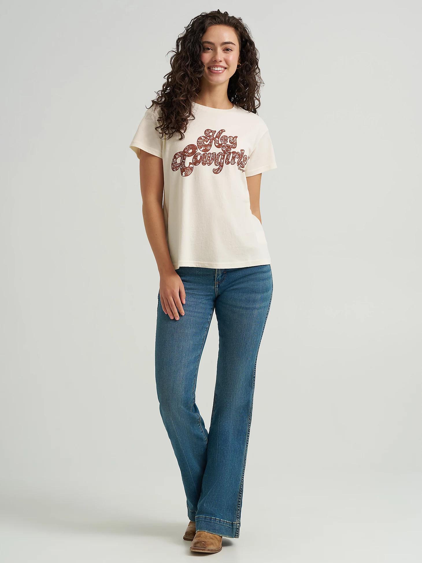 Women's Graphic Retro Regular Fit Tee | Women's TOPS | Wrangler® Product Image