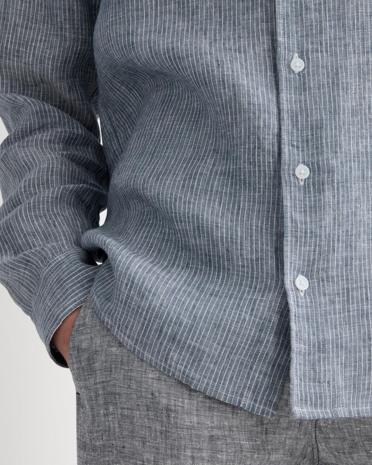 The Classic Shirt in Linen Product Image