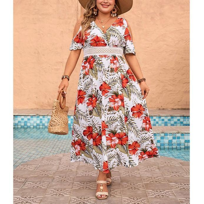 Plus Size Short Sleeve V-Neck Floral Print Maxi Dress Product Image