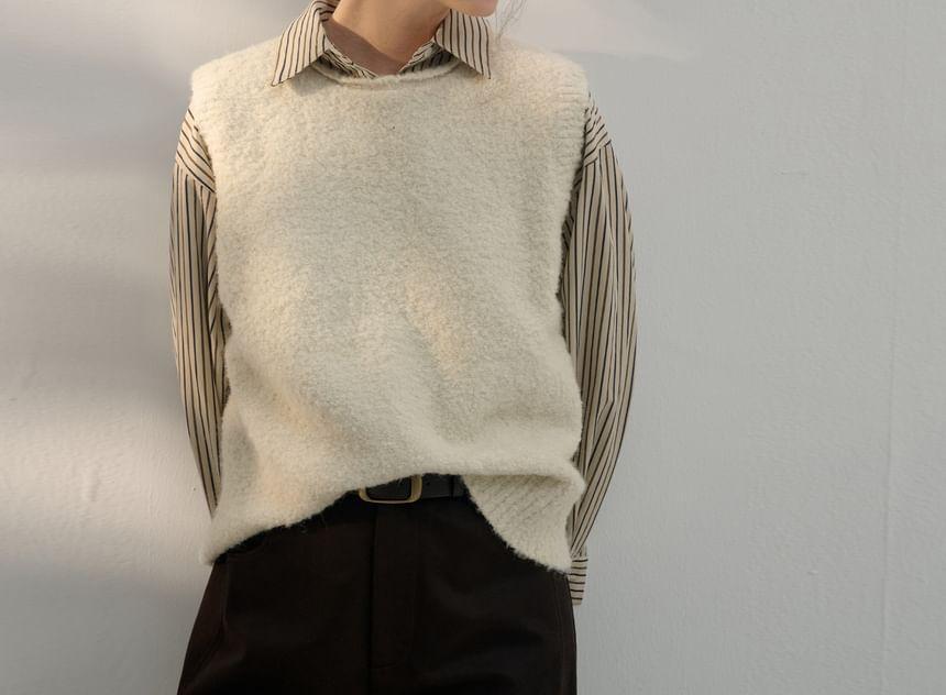 Crew Neck Plain Sweater Vest Product Image
