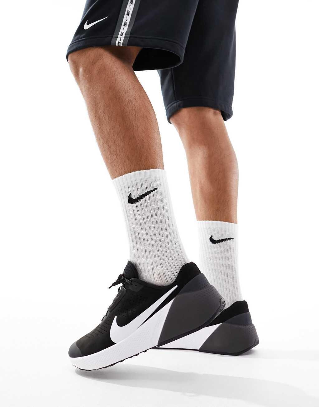 Nike Air Zoom sneakers in black and white Product Image