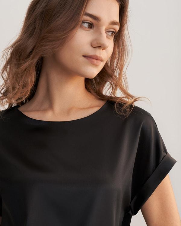 Short Sleeves Round Neck Silk Tee Product Image