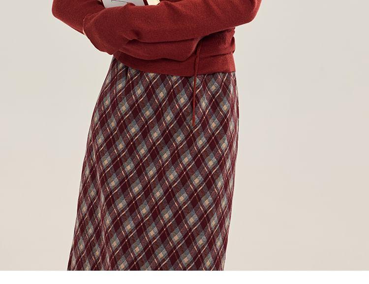 Long-Sleeve Off Shoulder Plain Knit Top / High Rise Plaid Midi Skirt Product Image