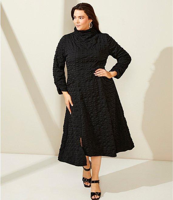 IC Collection Plus Size Textured Bubble Check Pucker Woven Mock Neck Long Sleeve Asymmetrical Hem Pocketed Sheath Midi Dress Product Image
