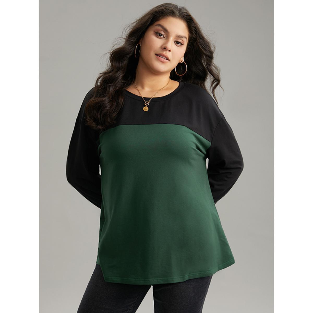Plus Size Two Tone Patchwork Round Neck Sweatshirt Women Green Casual Contrast Round Neck Dailywear Sweatshirts BloomChic 30/6X Product Image
