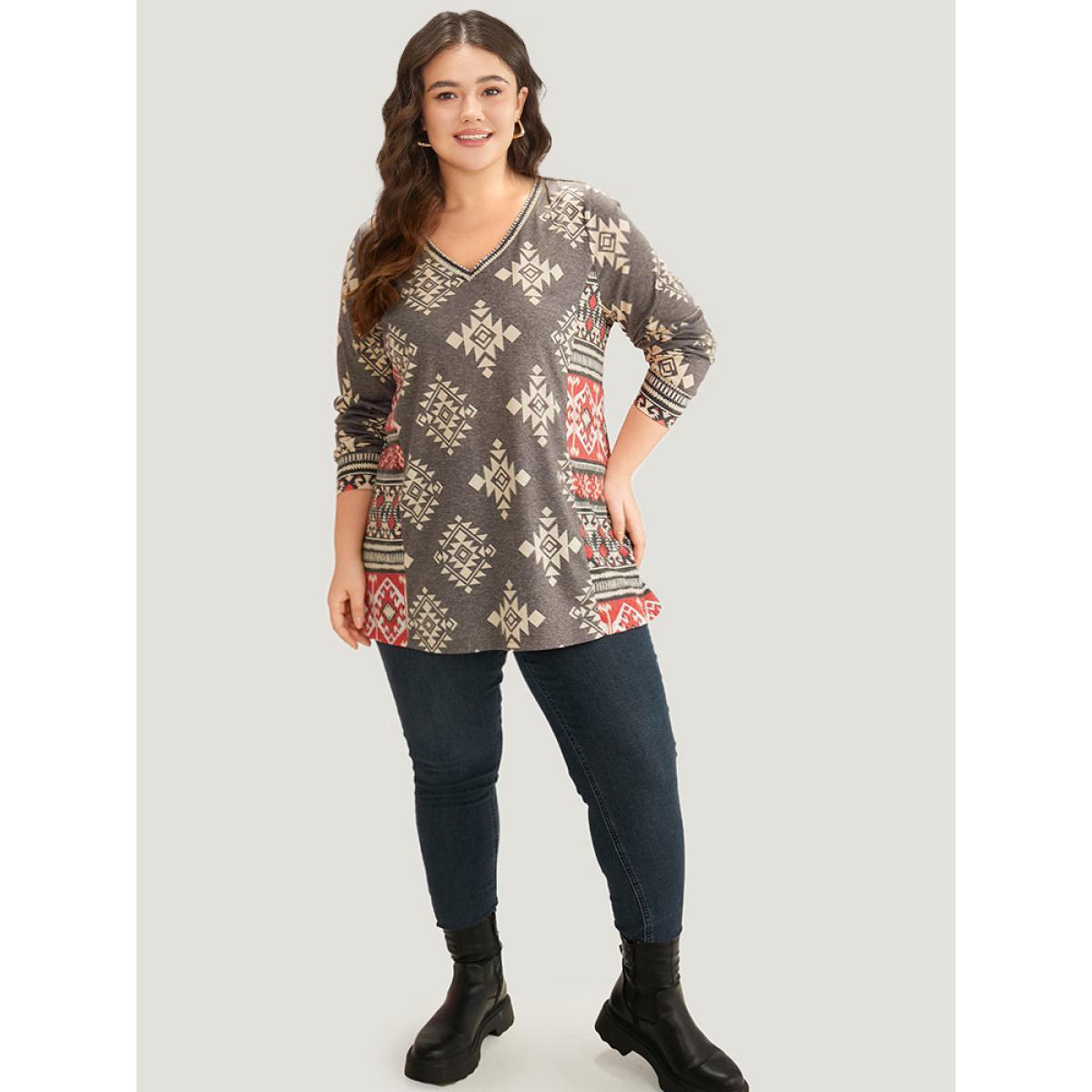 Plus Size Boho Print V Neck T-shirt DarkGray Women Casual Printed Bohemian Print V-neck Dailywear T-shirts BloomChic 12/L Product Image